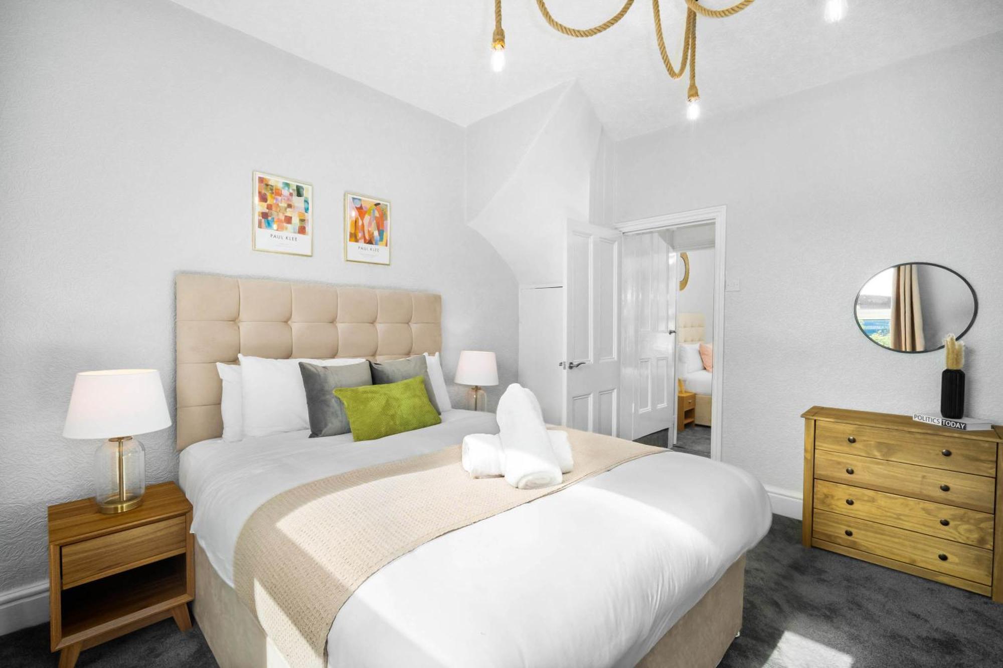 Stylish 3 Bedroom House - 6 Guests - Garden - Parking - Netflix - Wifi - 17M Μπέρμιγχαμ Εξωτερικό φωτογραφία