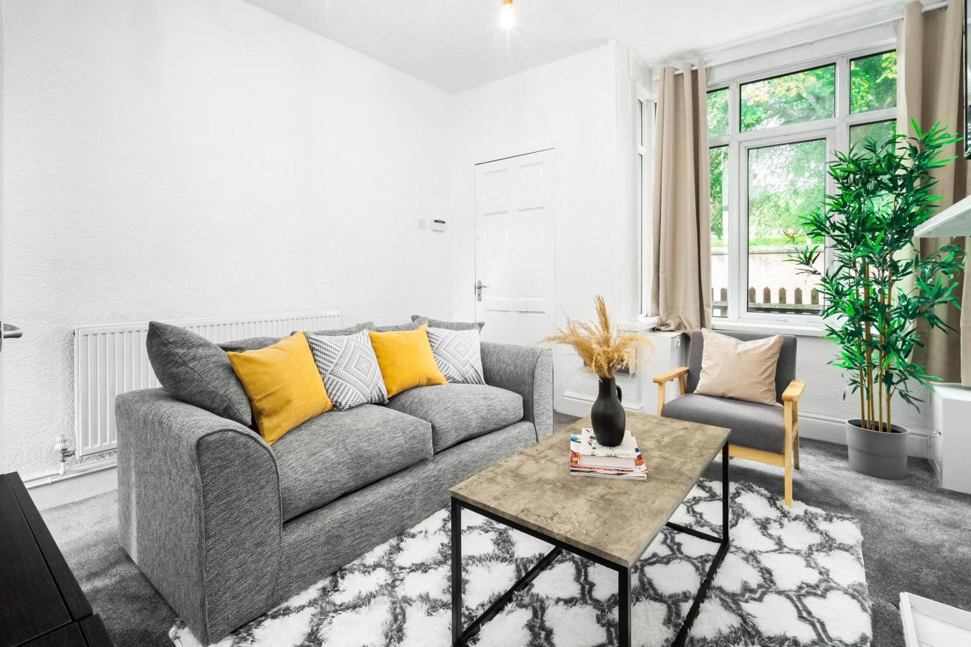 Stylish 3 Bedroom House - 6 Guests - Garden - Parking - Netflix - Wifi - 17M Μπέρμιγχαμ Εξωτερικό φωτογραφία