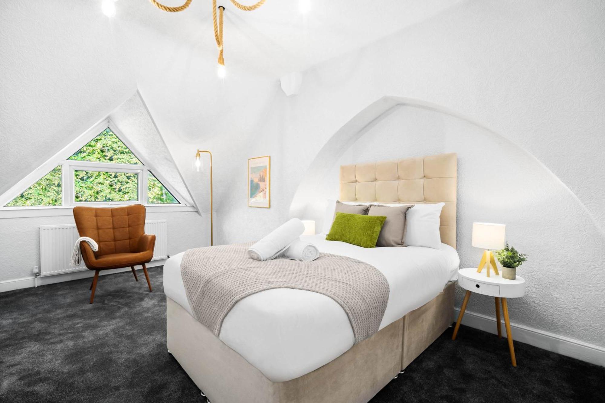 Stylish 3 Bedroom House - 6 Guests - Garden - Parking - Netflix - Wifi - 17M Μπέρμιγχαμ Εξωτερικό φωτογραφία