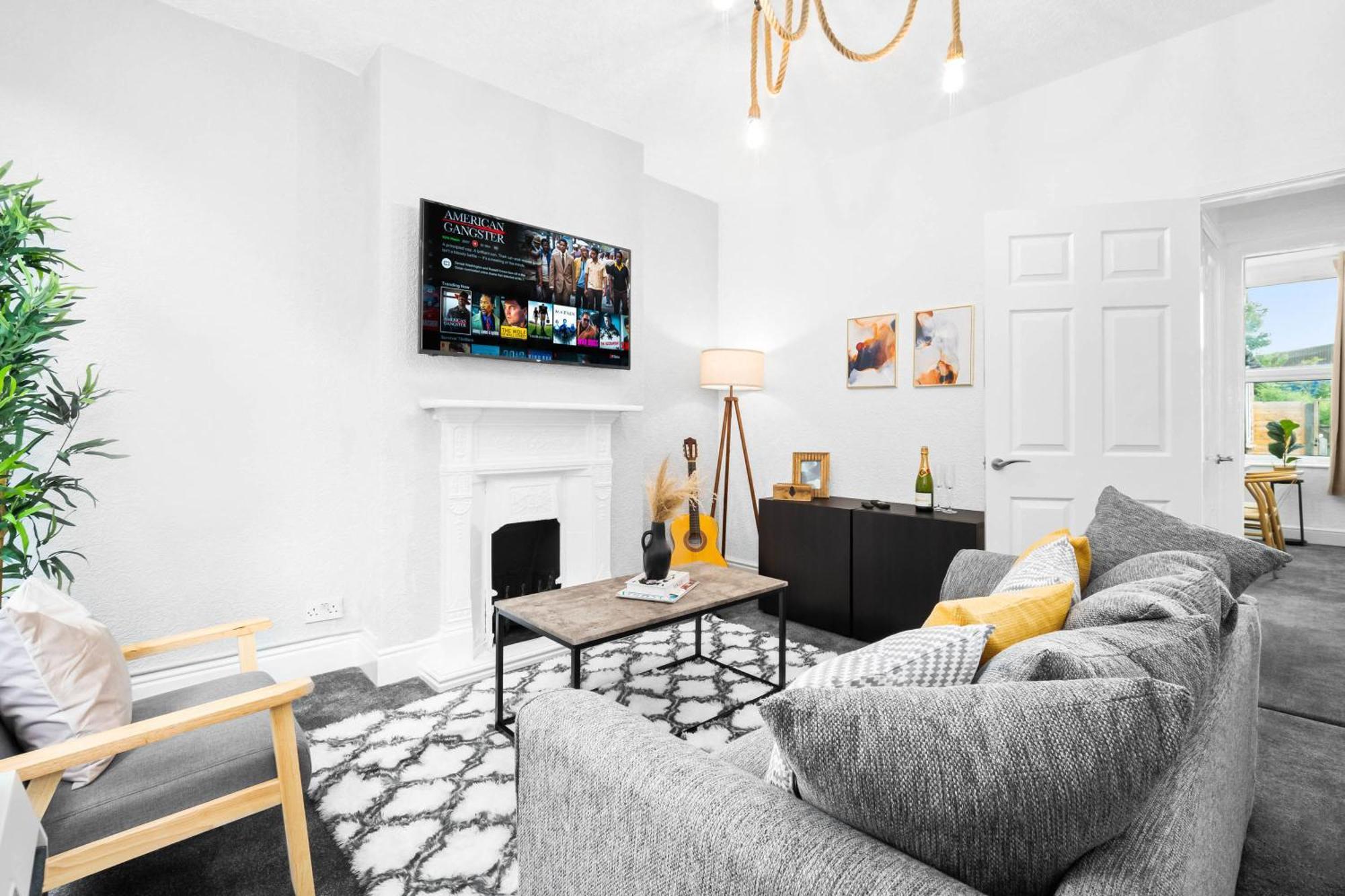 Stylish 3 Bedroom House - 6 Guests - Garden - Parking - Netflix - Wifi - 17M Μπέρμιγχαμ Εξωτερικό φωτογραφία